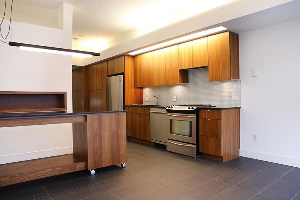 33 W Pender St, #309