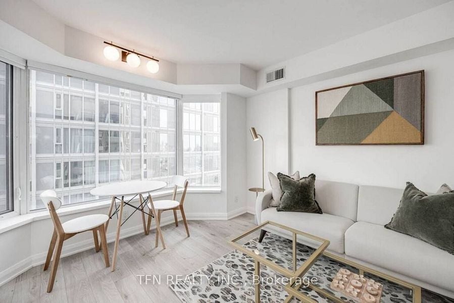 155 Yorkville Ave Unit: 2910