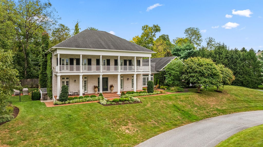 Stunning Hayfields Manor Home