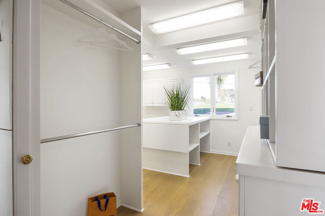 905 Berkeley St, 90403