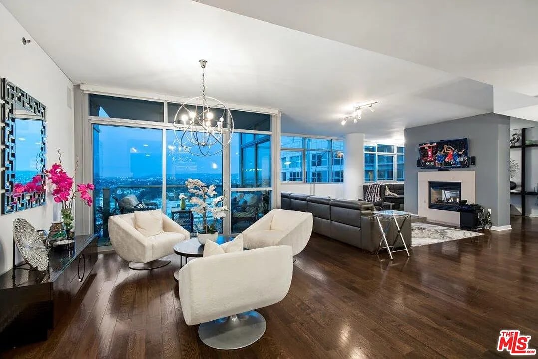 13650 Marina Pointe Dr #1806