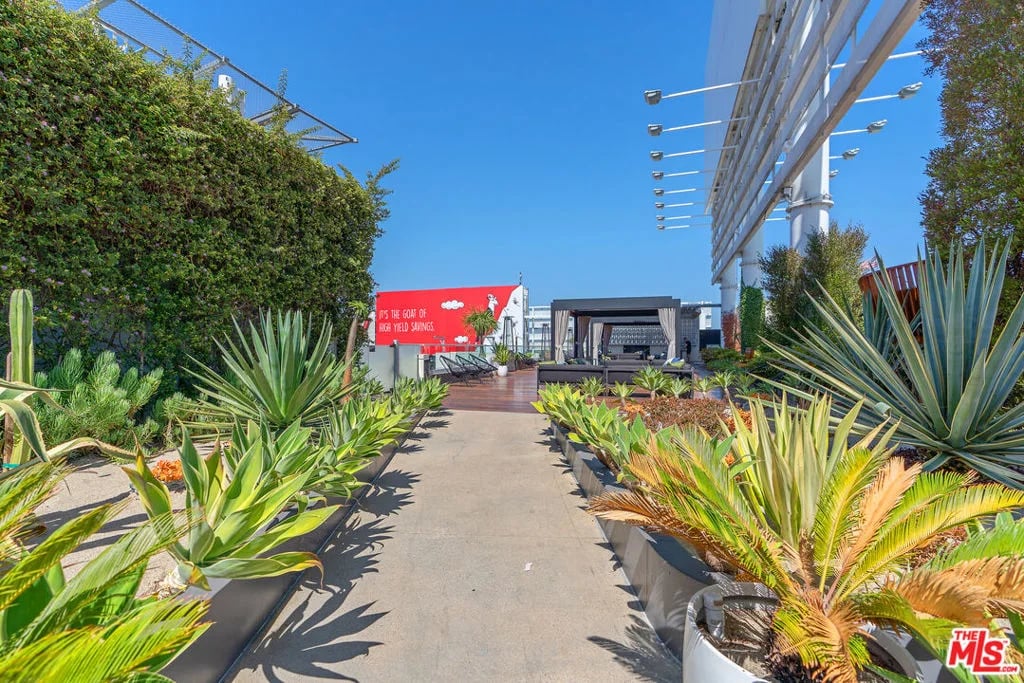 6250 Hollywood Blvd, #7D