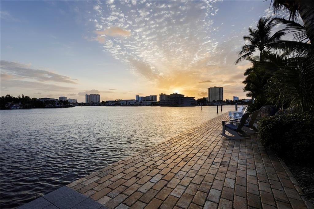 2593 SE 8th St, Pompano Beach, FL 33062