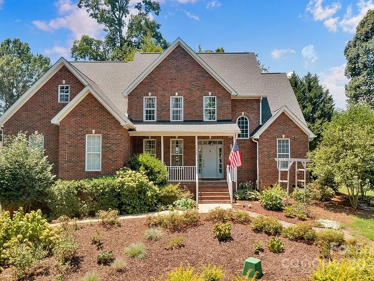 120 Lynnbrook Rd