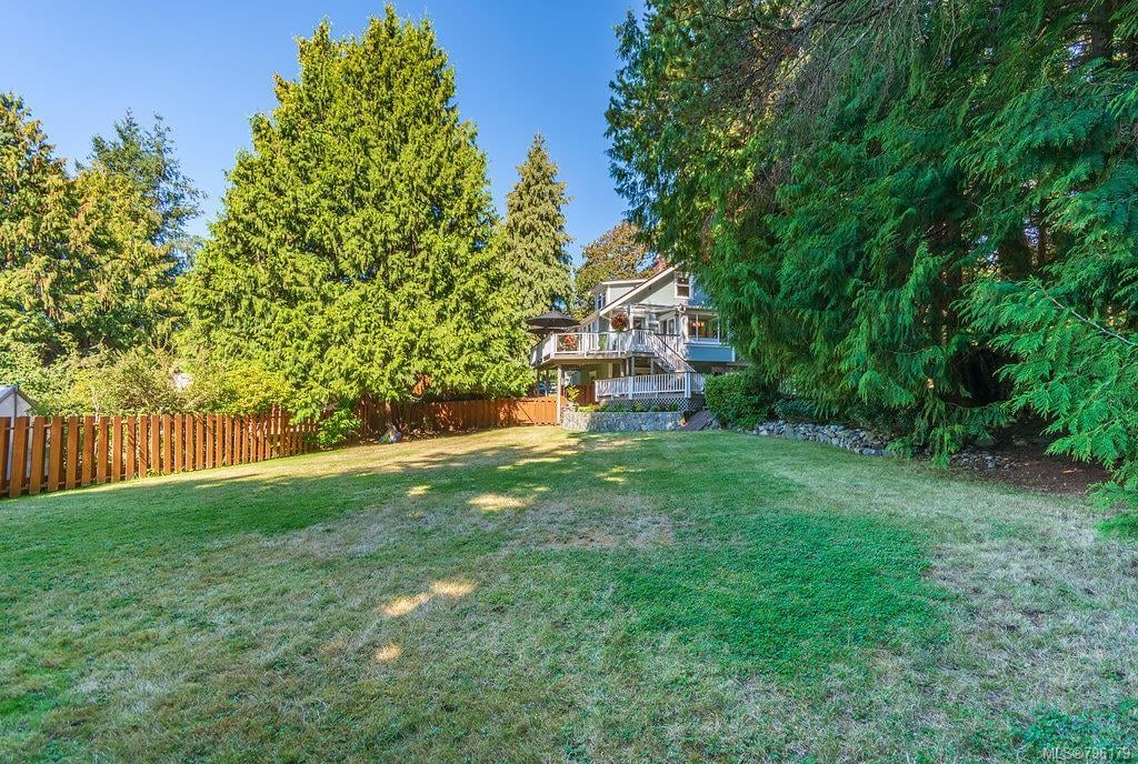 1139 Camrose Cres