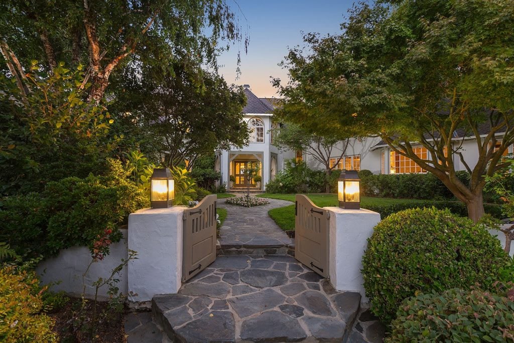 125 Lakeview Dr