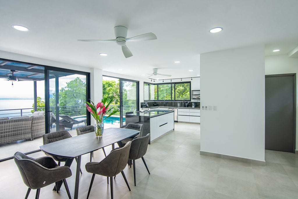 Oceanfront Private Pool Villa, Jaco, Puntarenas