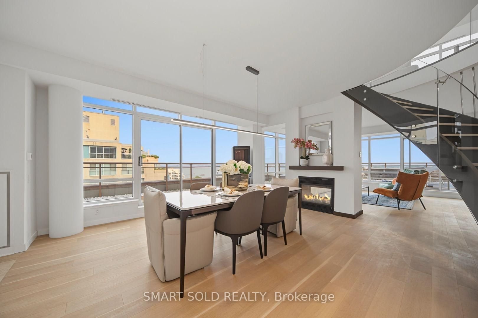 PRESTIGE AT 500 QUEENS QUAY WEST