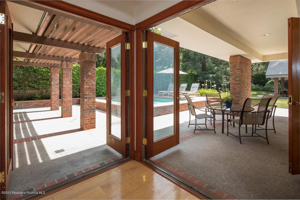 155 S San Rafael Ave