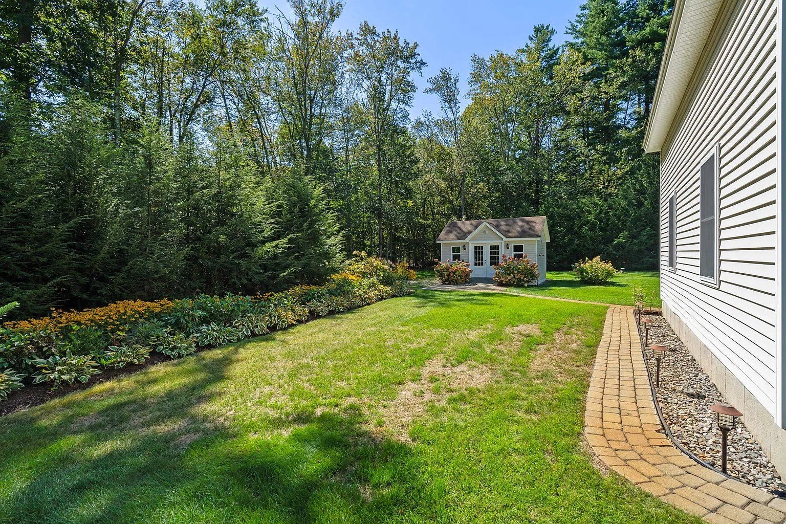 2 Brookside Ln