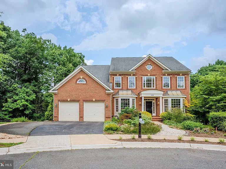 106 Calvary Ct SE