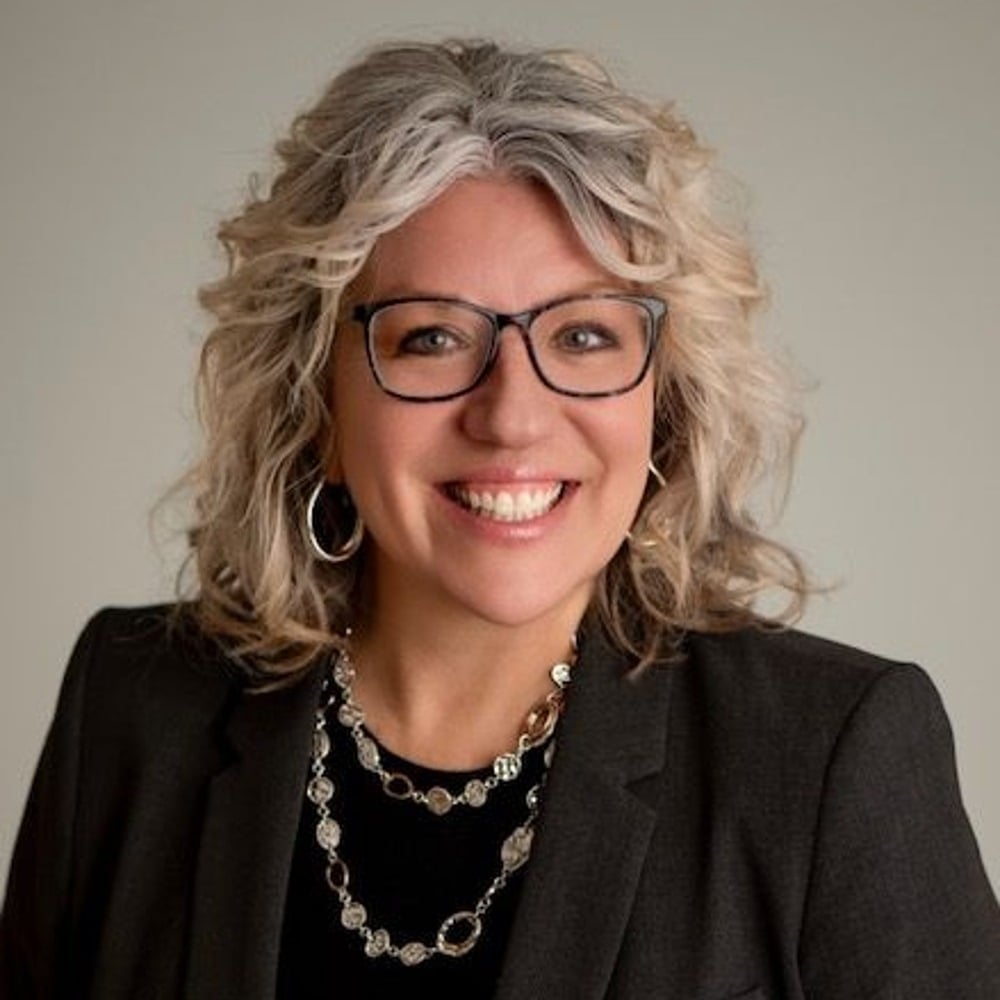 Heidi Smith Lansing, MI Real Estate Agent Headshot