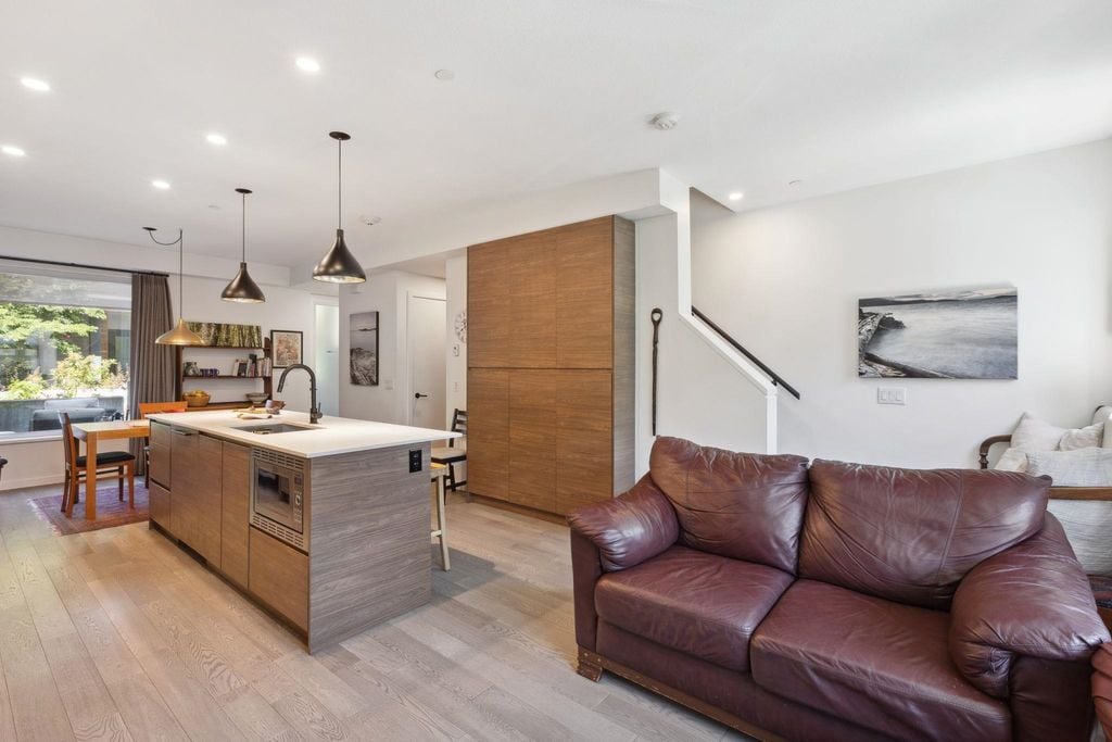 528 E 2nd St, #54