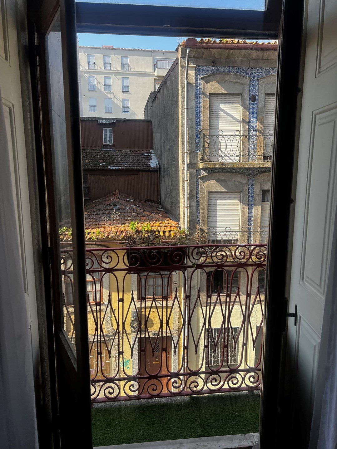 Traditional Four Story Building with Exceptional Investment Potential on Rua do Almada Porto