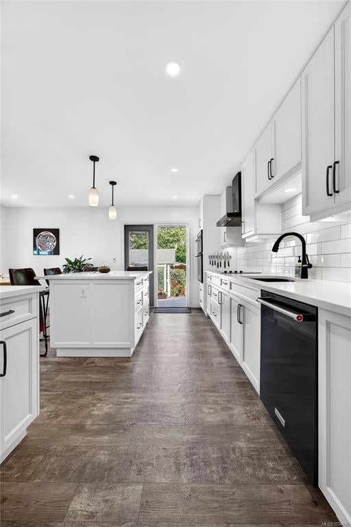 415 Dundas St