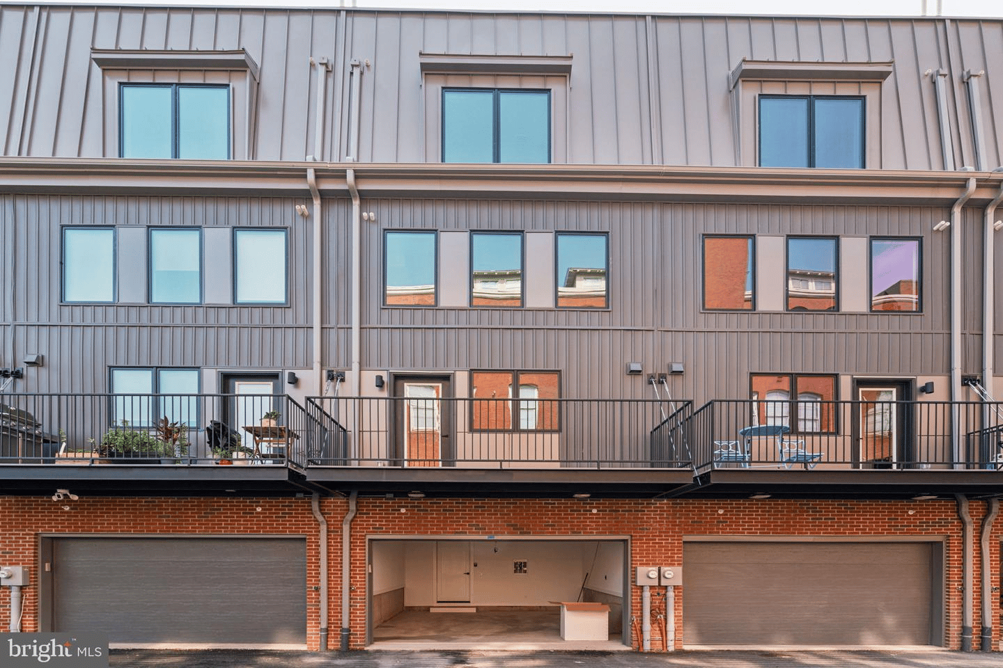 930 S Bonsall St, Philadelphia, PA 19146