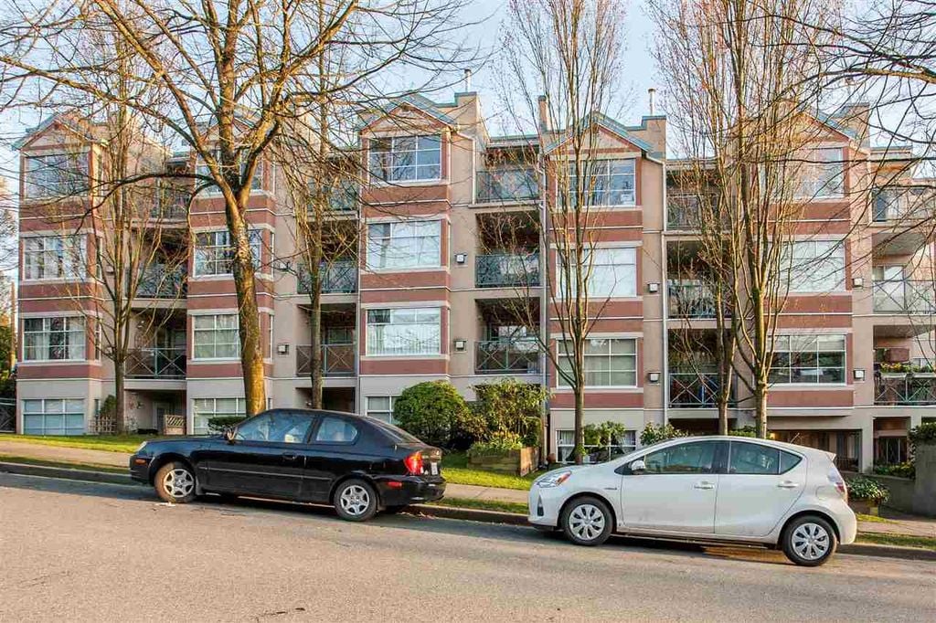 2388 Triumph St, #205