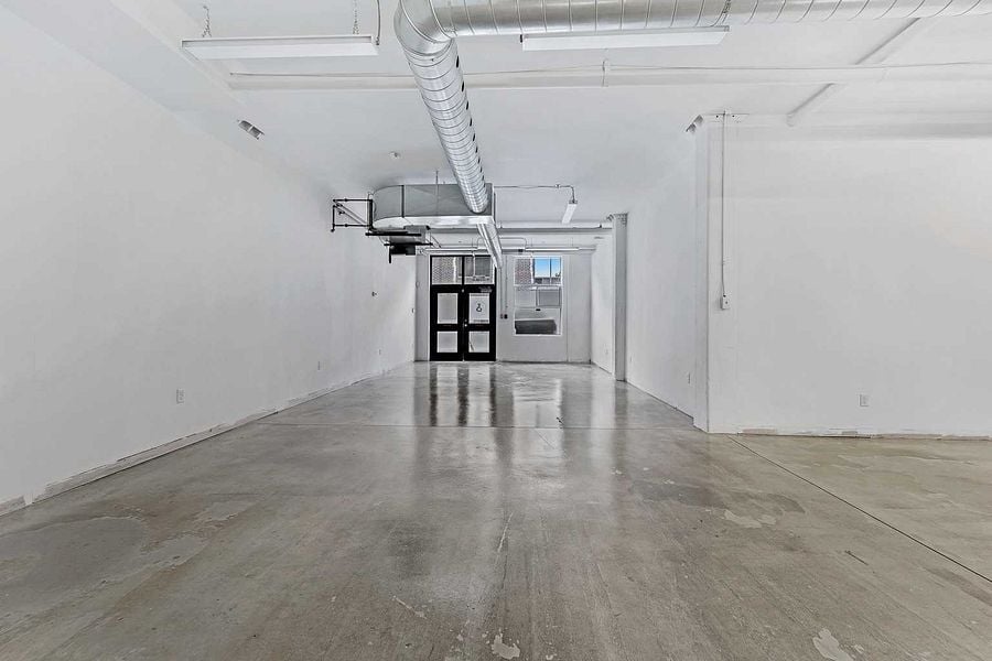302 Carlaw Ave 114