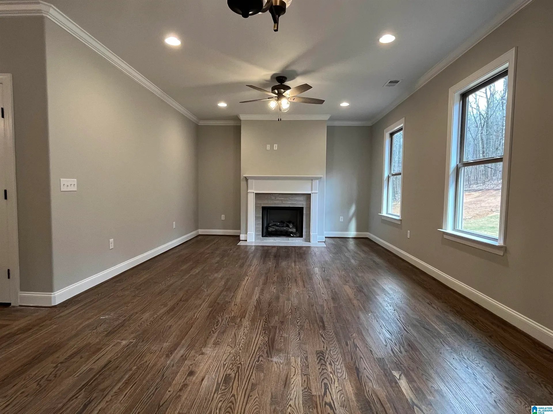 2064 GREY OAKS TER