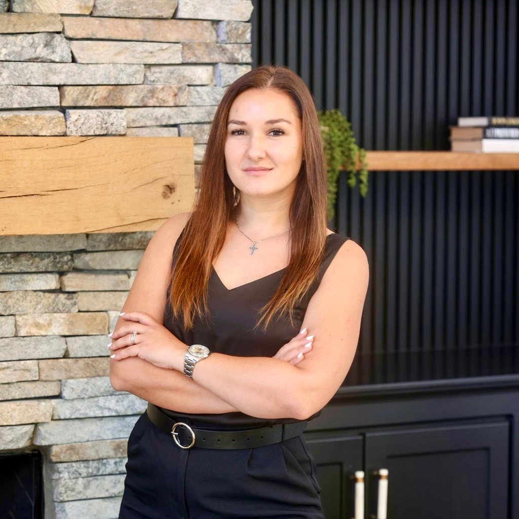 Iryna Morris Mount Juliet, TN Real Estate Agent Headshot