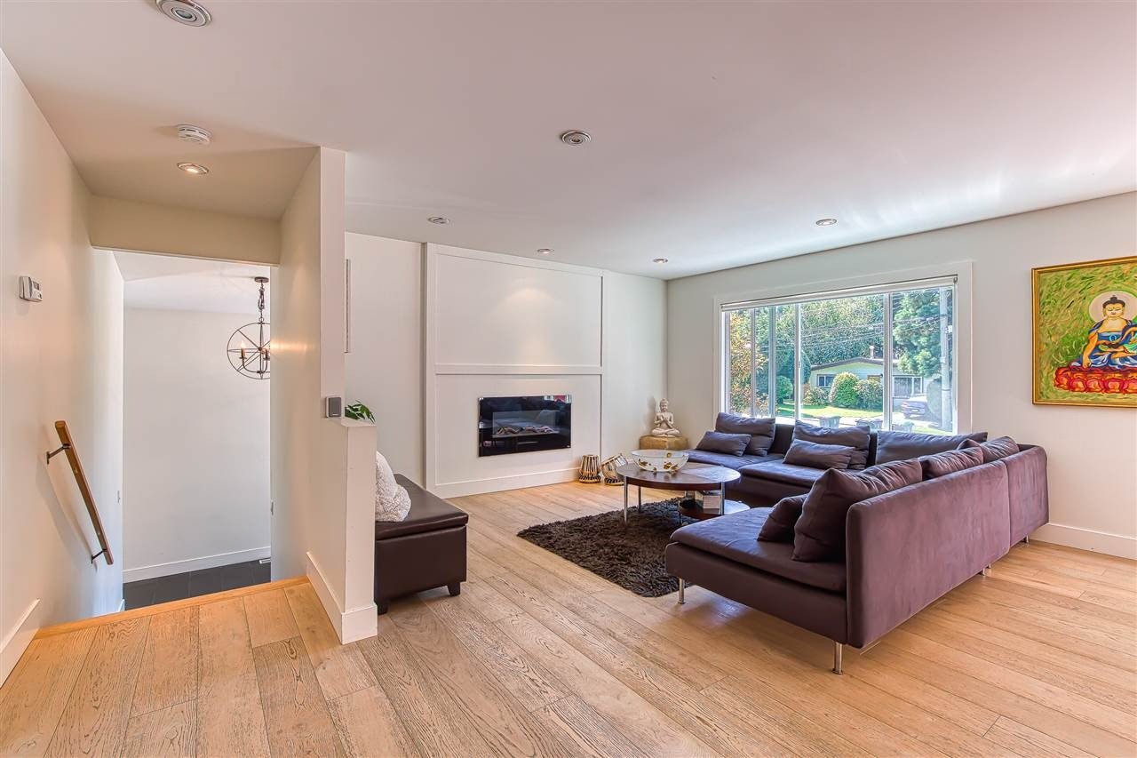 12651 15 Ave