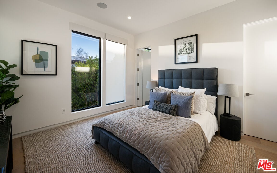 Aurelian Crest, Linda Flora Dr, 90049