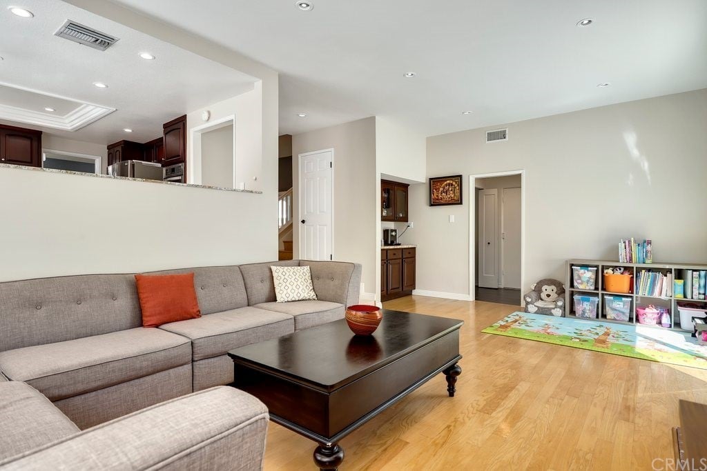 22242 Pewter Ln