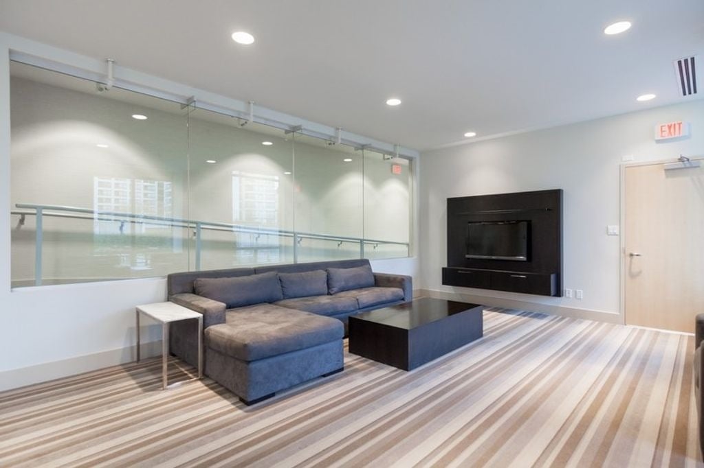 1028 Barclay St, #1406