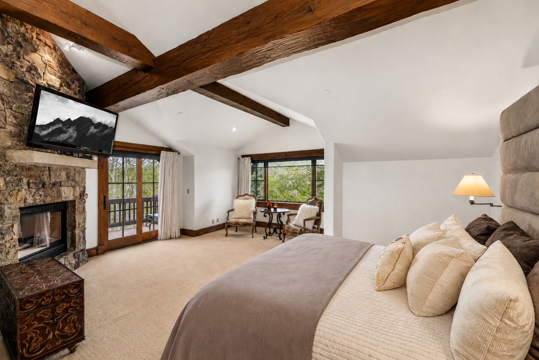 1092 The Summit Trail