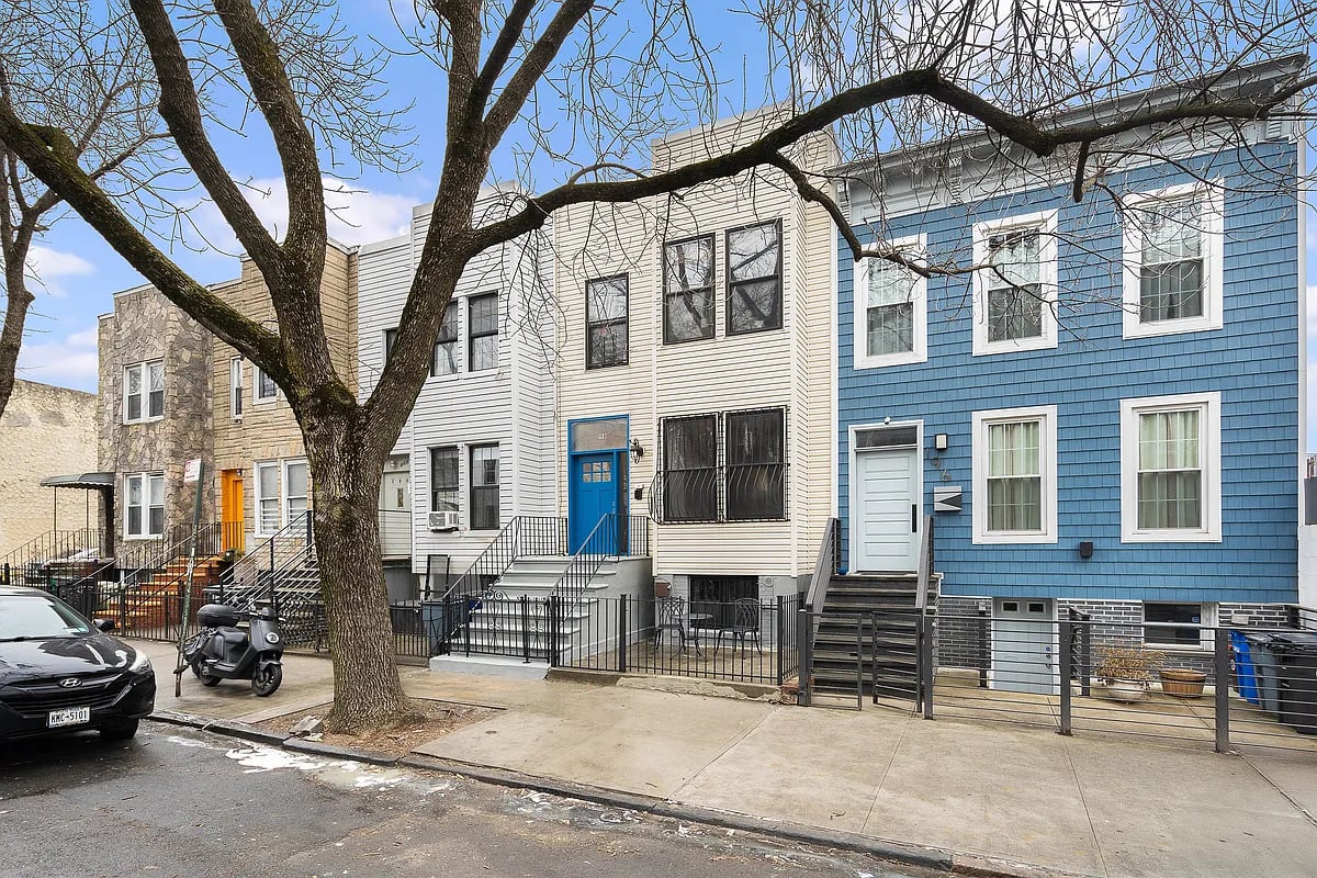 198 Moffat Street #2