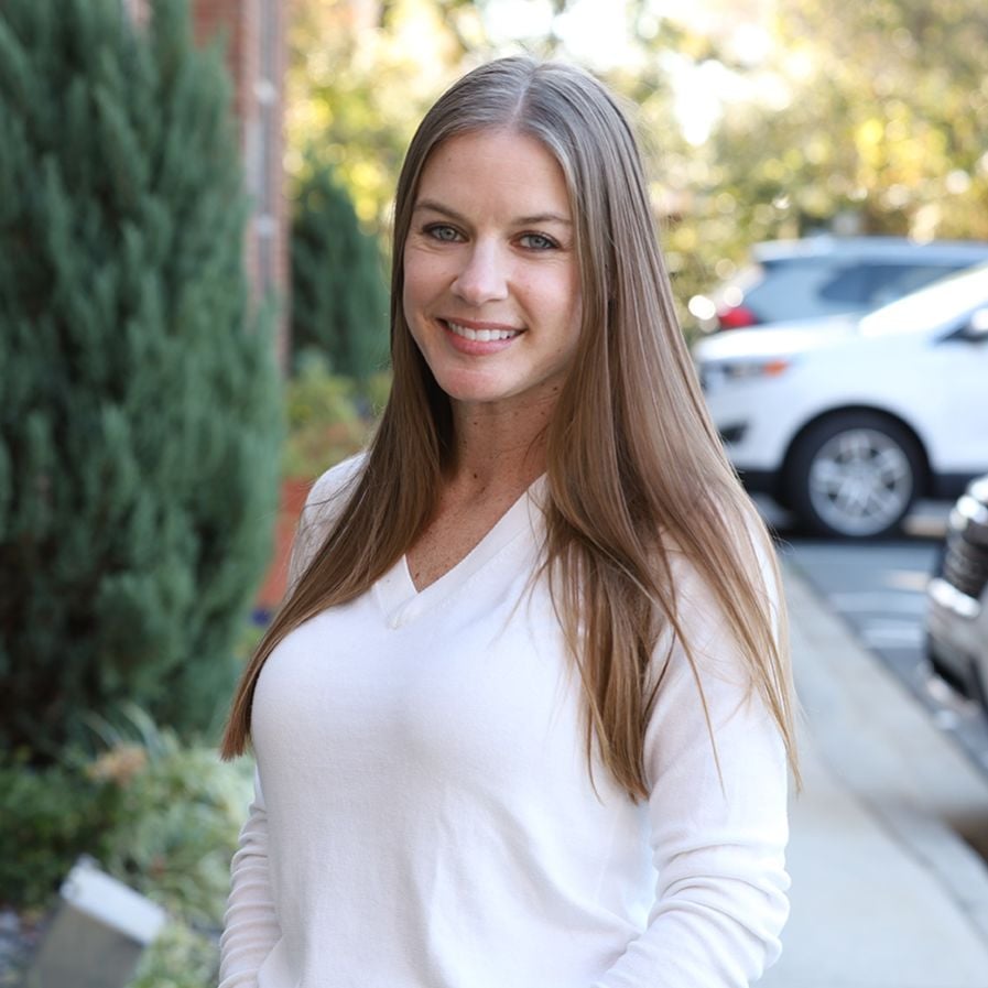 Emily Herlocker Charlotte, NC Real Estate Agent Headshot