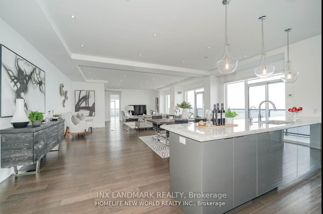 CITY VIEWS AND LUXURY LIVING