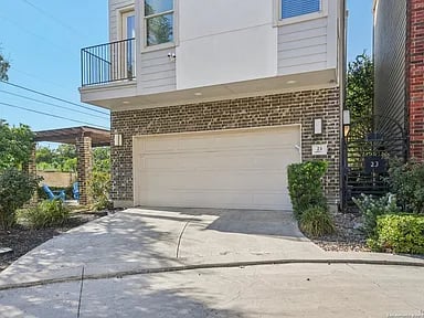 3831 Harry Wurzbach Rd 23
