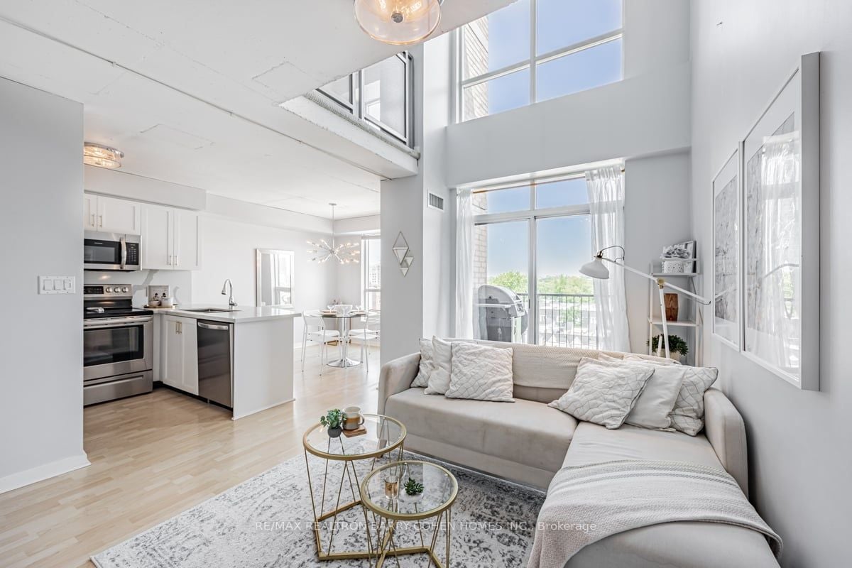 VIBRANT KING WEST PENTHOUSE