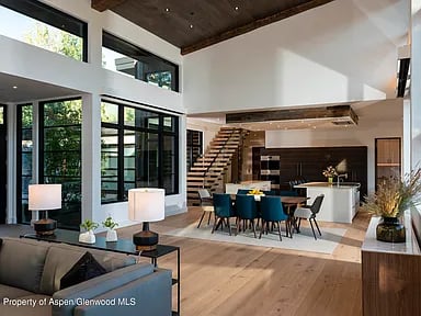 142 Maroon Dr