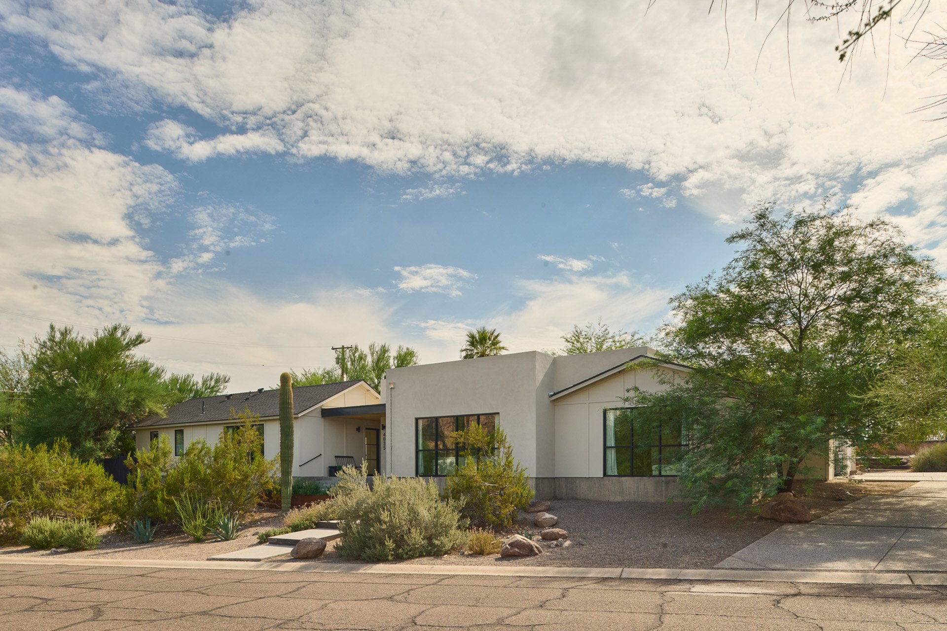 4035 E MCDONALD Drive
