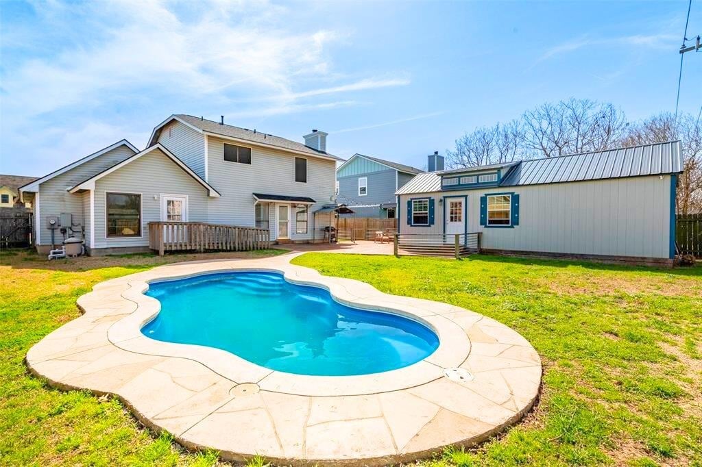 3312 Monument Dr