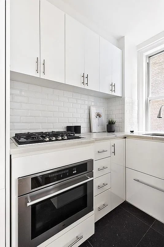 45 5th Ave APT 4C