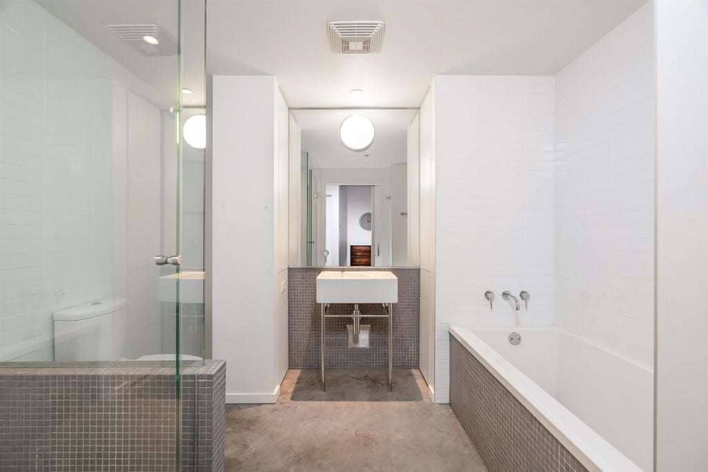388 W 1st Ave, #206