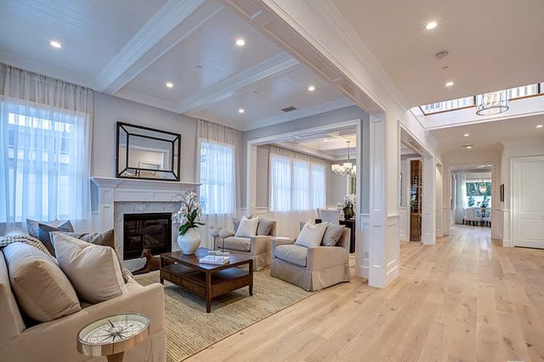 Crescent Grandeur