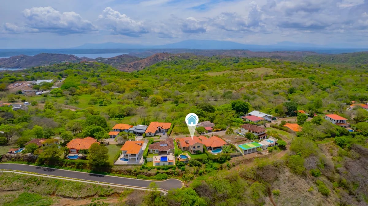 Ocean View Home in Altos del Cacique