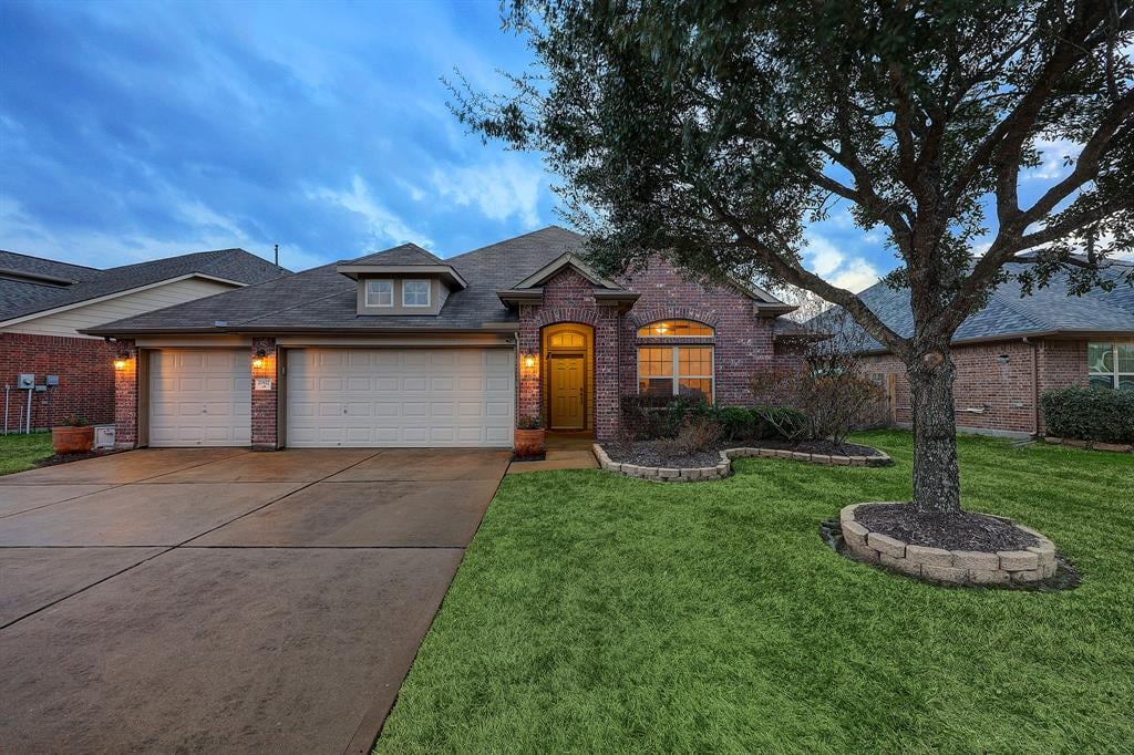 21927 Cascade Hollow Ln