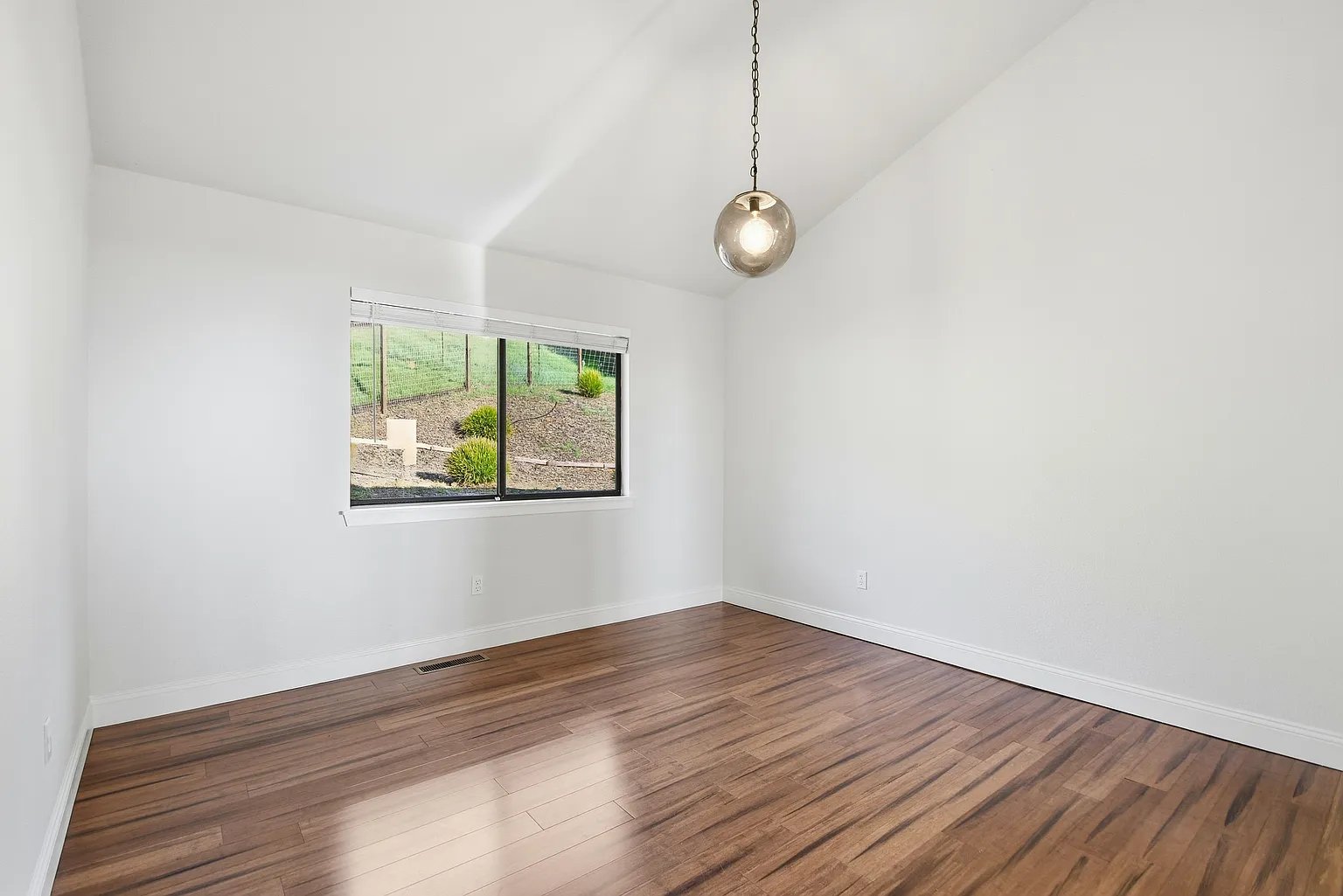 5827 La Cuesta Dr