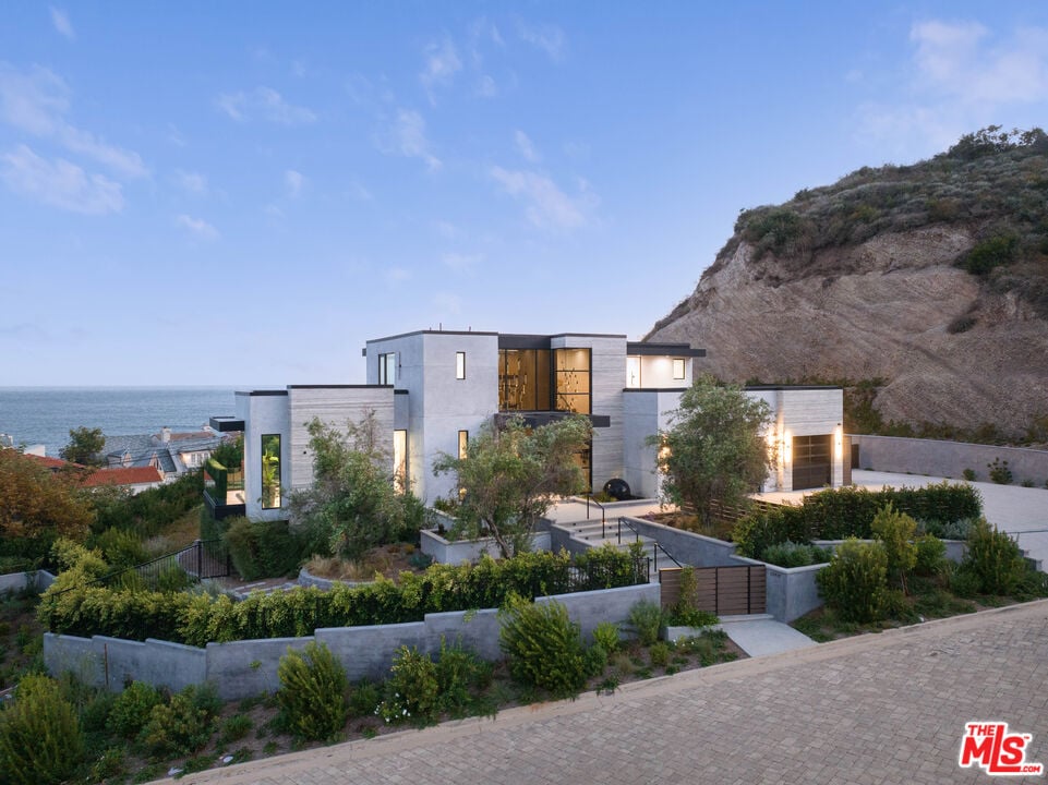 Zenith Horizon, Malibu Rd, 90265
