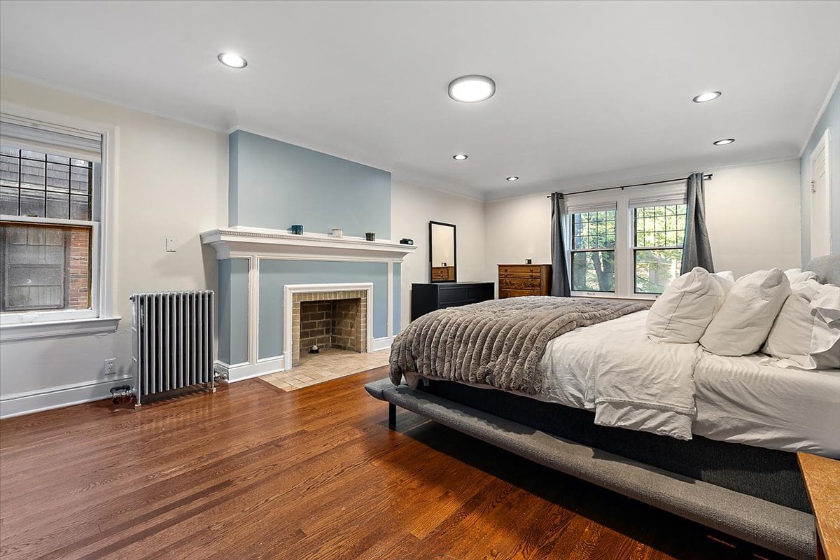 18214 Parkside Street