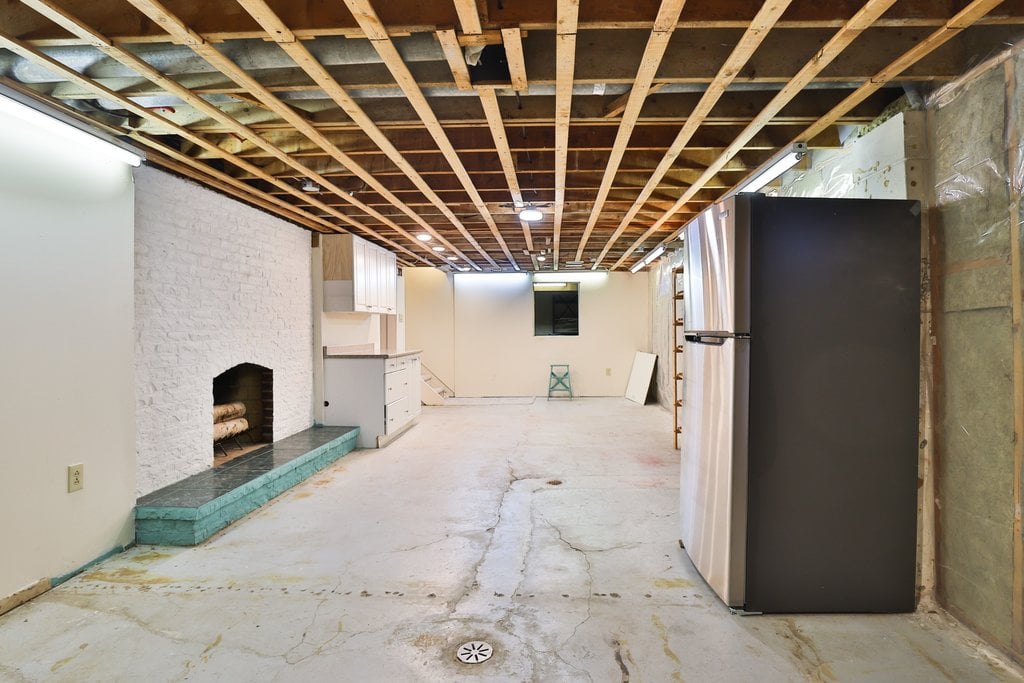 35 Hollyrood Heights Dr