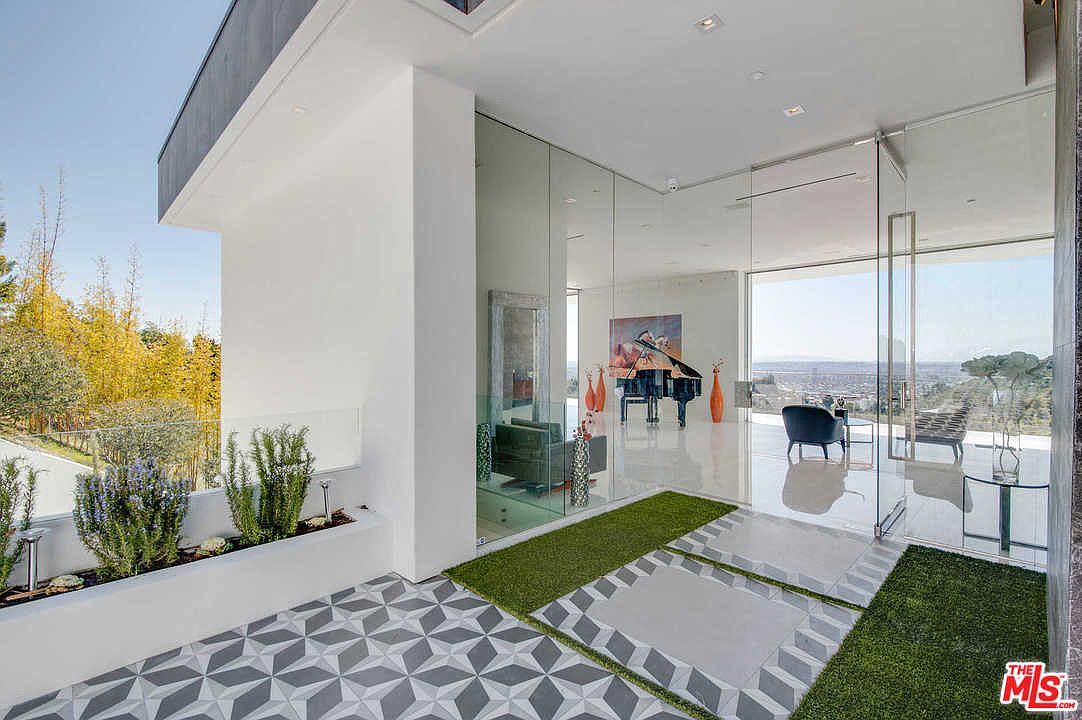 Elysian Palazzo