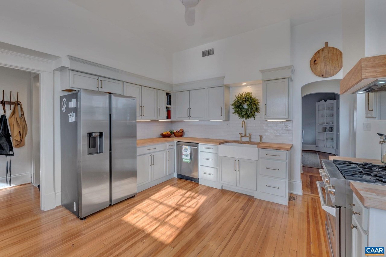 31 University Cir