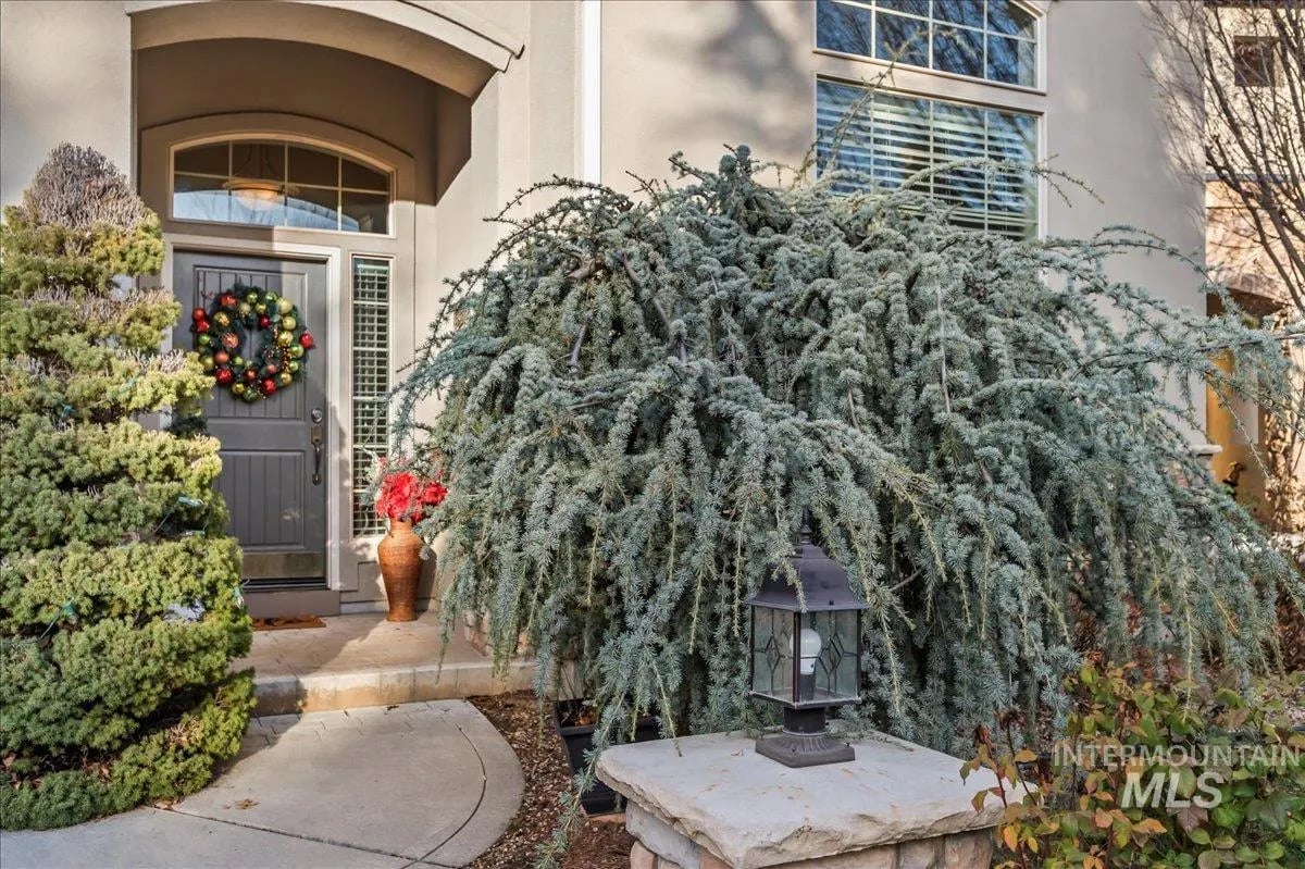124 W Stone Path Ln
