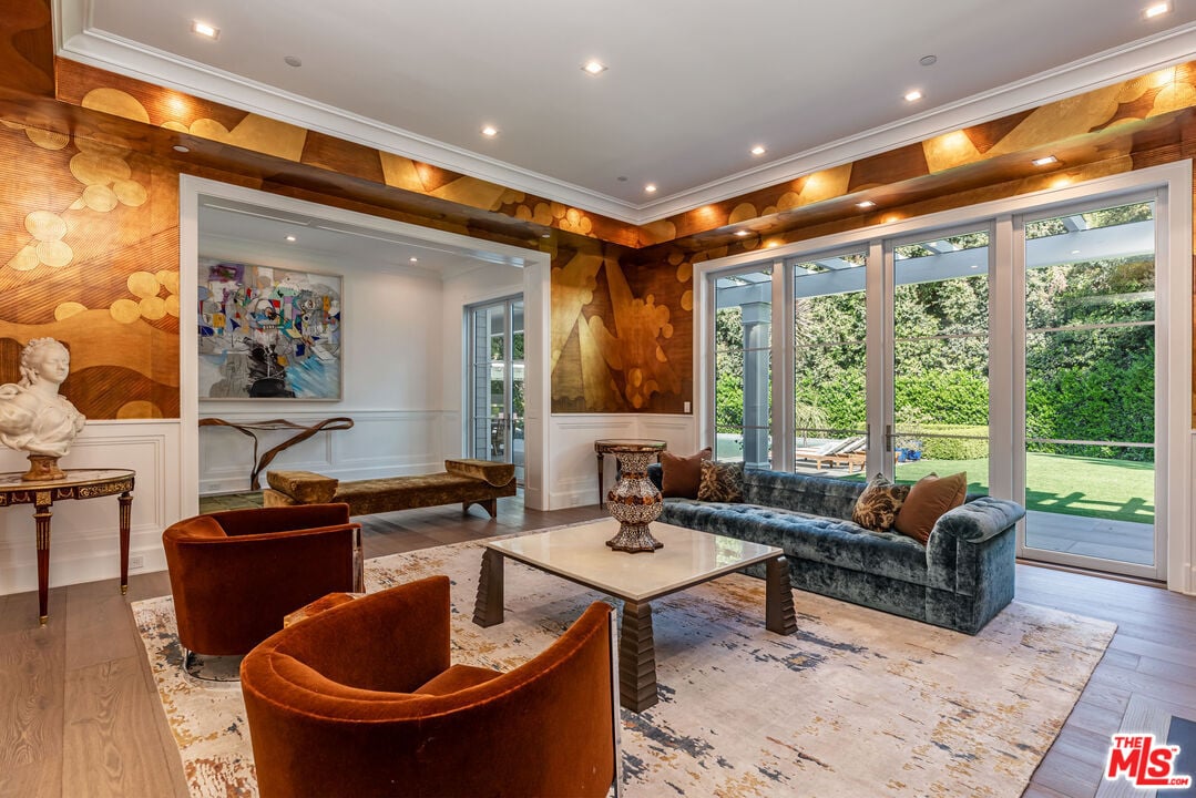 Monarch Reserve, N Norman Pl, 90049